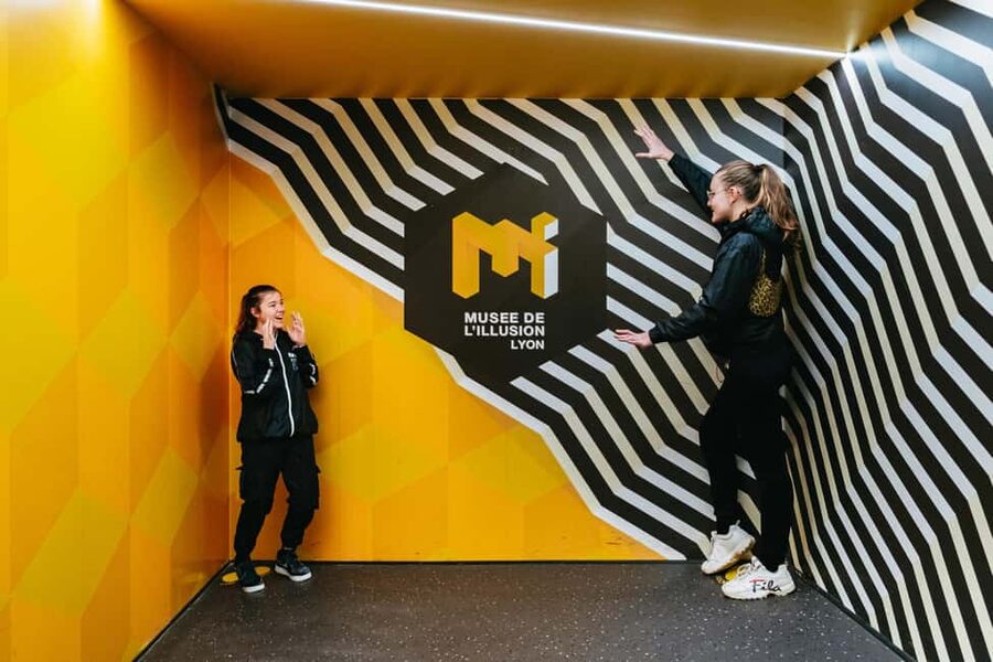 Lyon: Musée de l’illusion Entrance Ticket - The science behind the fun