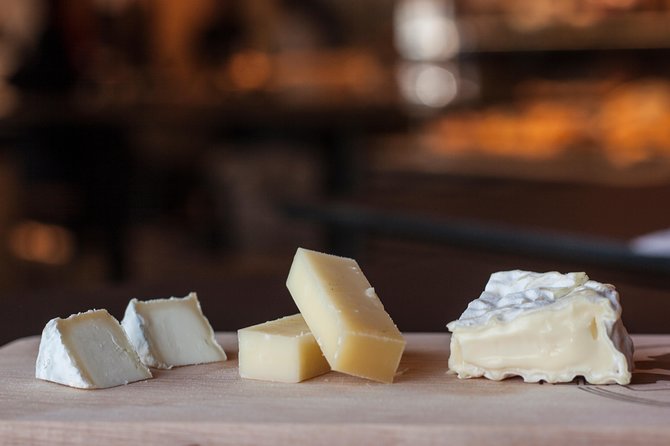 Lyon Old Town Food Tour with 6 French Delicacies & Fine Wine - Starting beside the Saône in Vieux Lyon