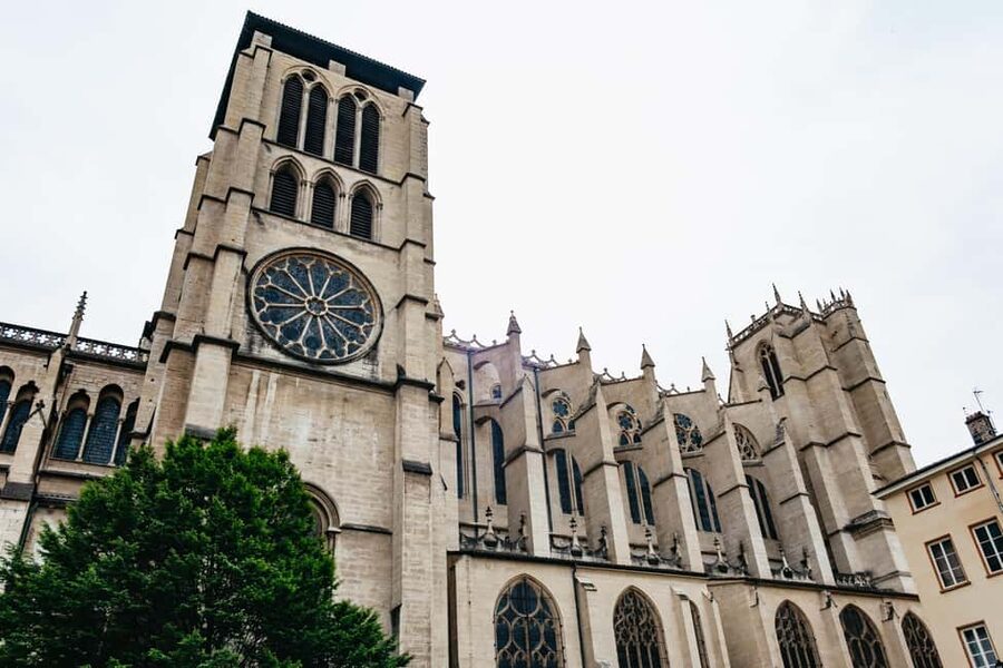 Lyon: Vieux Lyon Food Tasting Walking Tour - Why food is the right way into Vieux Lyon