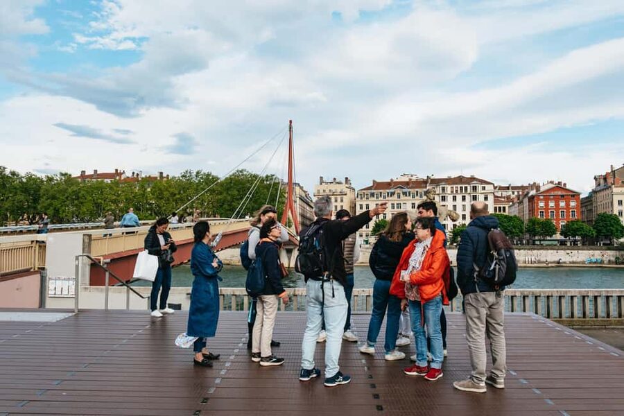 Lyon: Vieux Lyon Food Tasting Walking Tour - Guides who make the difference