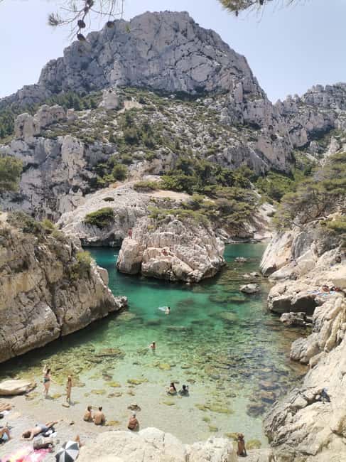 Marseille: Calanques National Park Guided Hike with Picnic - From Marseille to the gates of the Calanques