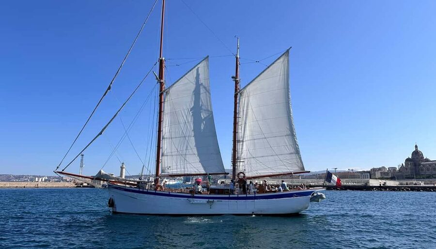 Marseille: Calanques National Park Sailing Cruise with Lunch - Who will enjoy this day most