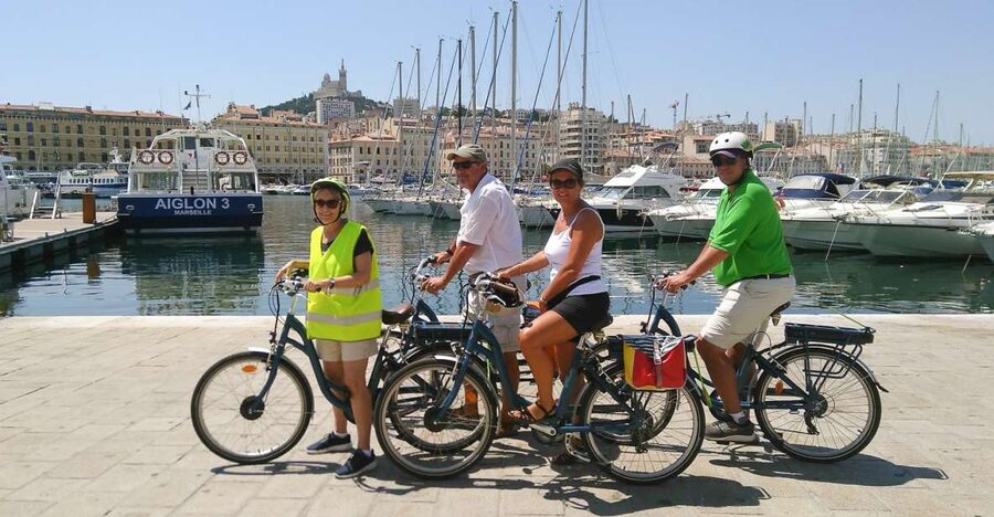 Marseille: City Highlights Guided Half-Day E-Bike Tour - Starting among Marseille’s oldest streets in Le Panier
