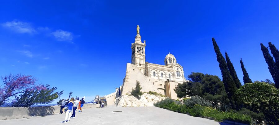 Marseille: Half-Day City Highlights Guided Walking Tour - From Hôtel de Ville to the Old Port ferry