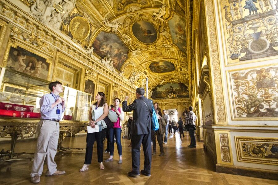 Mona Lisa & Louvre Masterpieces Tour with Reserved Access - Why a guided Louvre visit makes sense