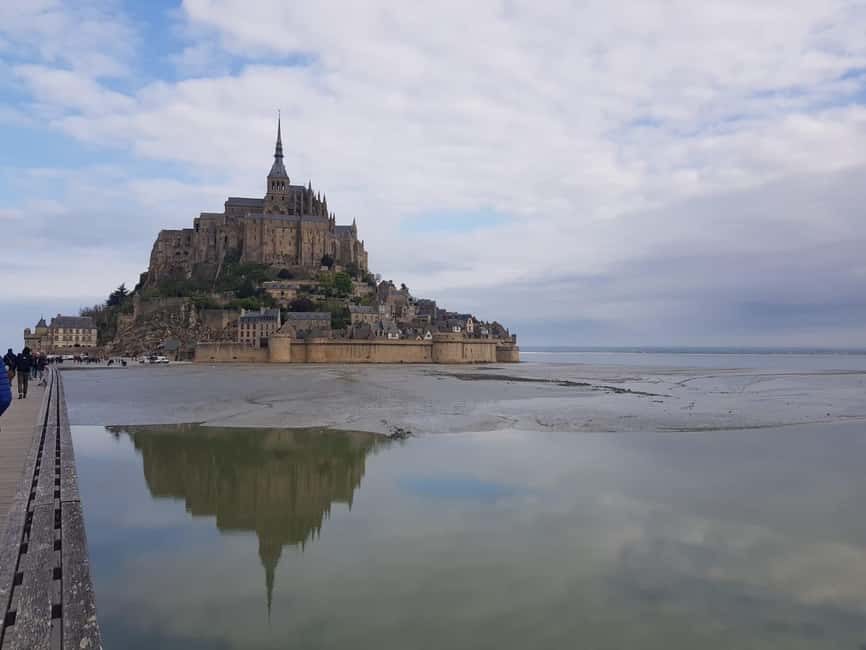 Mont Saint Michel: Village History and Legends Walking Tour - Why a guide helps at Mont Saint Michel