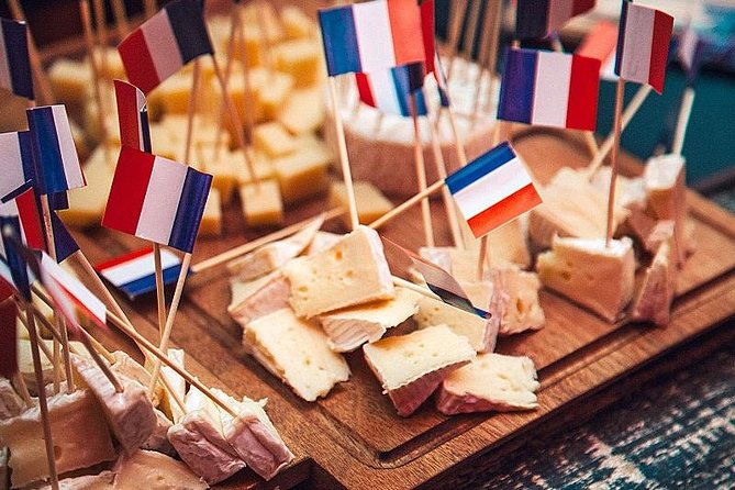 Montmartre Hidden Gems and Scenic Highlights Walking Tour - Why this short walk works in Montmartre