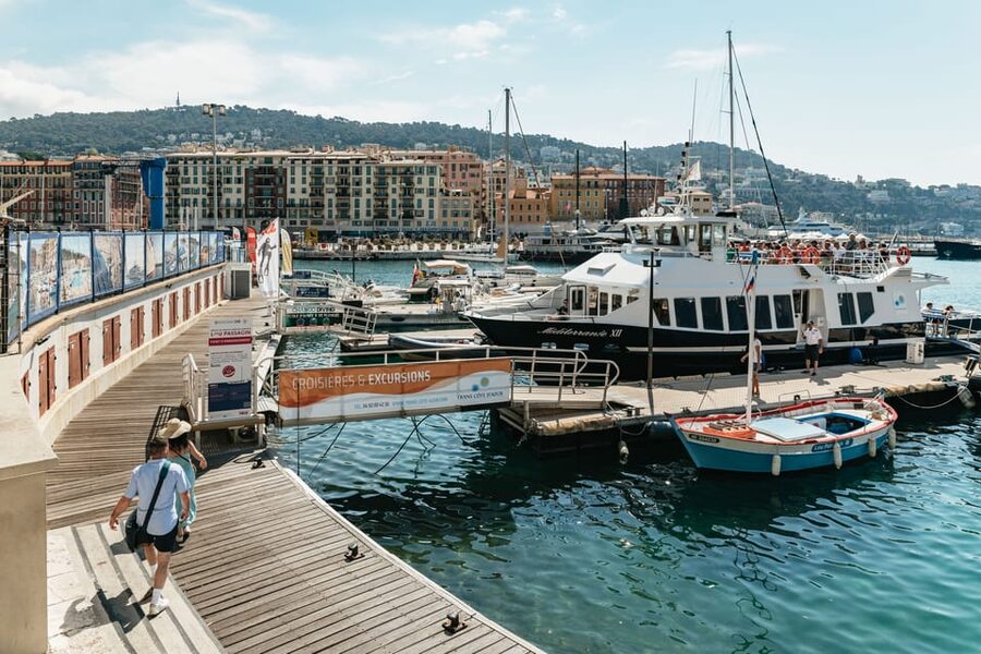 Nice: 1-Hour Sightseeing Cruise to Villefranche Bay - Saint-Jean-Cap-Ferrat and its grand coastal homes