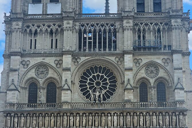 Notre Dame Outdoor Walking Tour and Entrance to Sainte Chapelle - Entering Sainte-Chapelle with a reserved ticket