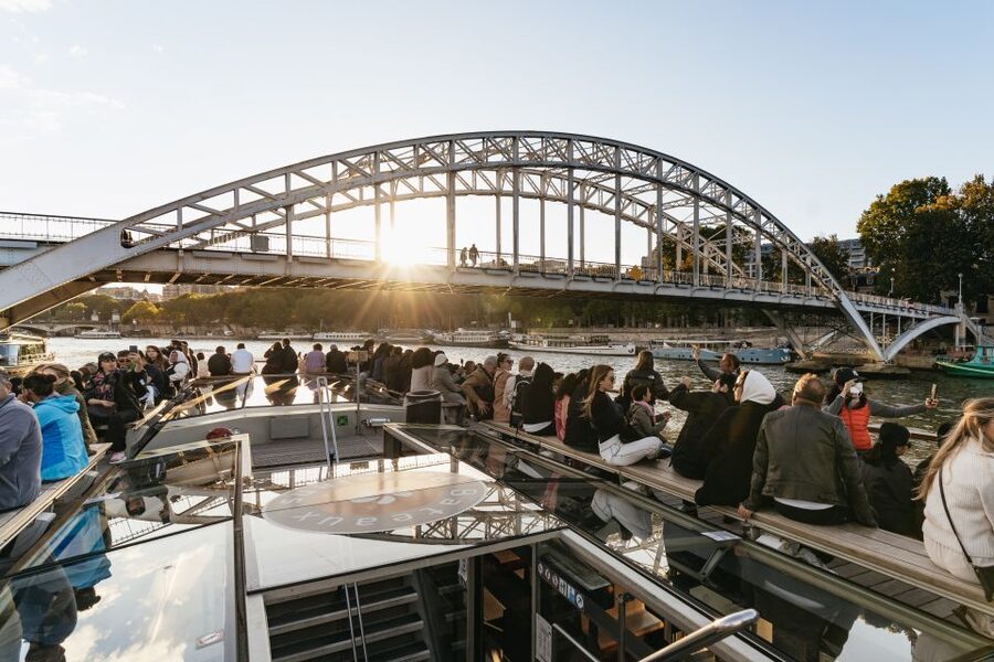 Paris: 1-Hour Sightseeing Cruise and 3-Course Bistro Dinner - Final verdict: an easy first-night choice