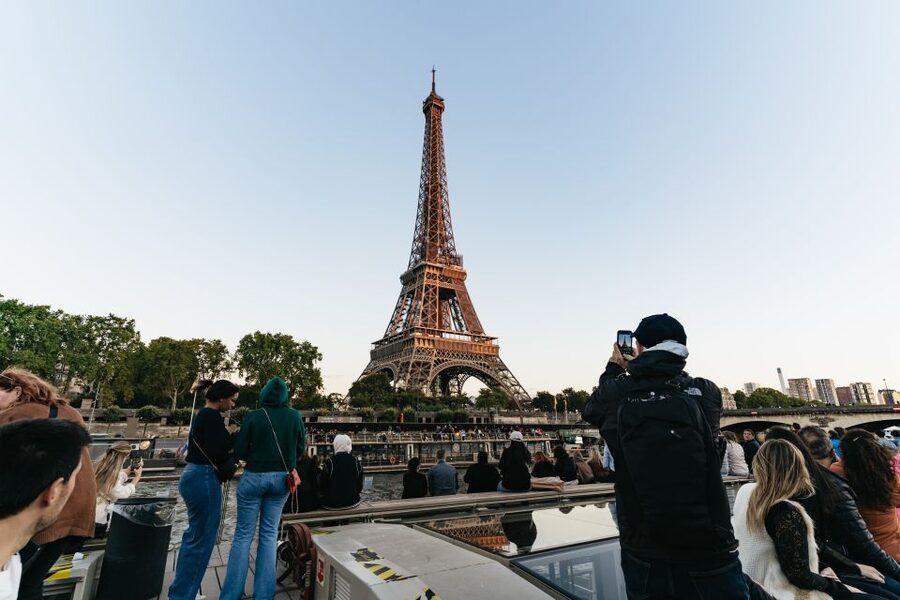 Paris: 1-Hour Sightseeing Cruise and 3-Course Bistro Dinner - Is $76 a good value?