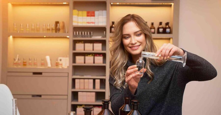 Paris: 2-Hour Perfume Creation Workshop - Timing, group atmosphere, and the late-arrival rule