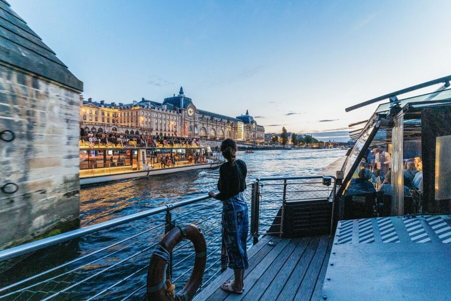 Paris: 3-Course-Dinner Cruise on the Seine with live music - Key points at a glance