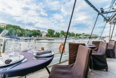3-Course-Dinner Cruise on the Seine with live music