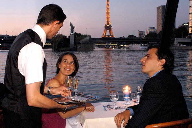 Paris 3-Course Gourmet Dinner and Sightseeing Seine River Cruise - The Eiffel Tower moment