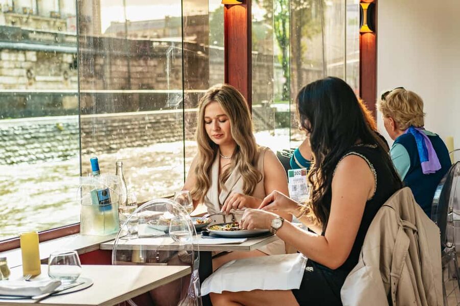 Paris: 3-Course Italian Meal Seine Cruise - Is the $69 price fair?