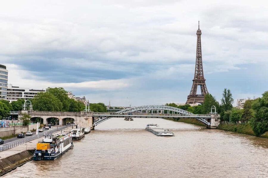 Paris: 3-Course Italian Meal Seine Cruise - Seating, views, and the rooftop deck