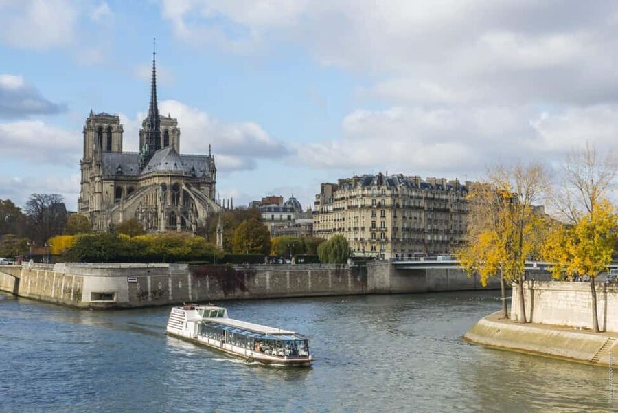 Paris: 3-Course Lunch Cruise on the River Seine - Practical advice for a smoother cruise