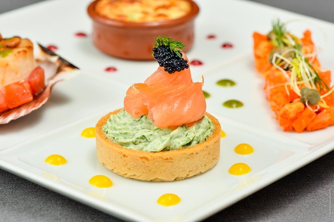 Paris 3-Courses Gourmet Dinner Seine River Cruise with Champagne - A floating introduction to Paris after dark