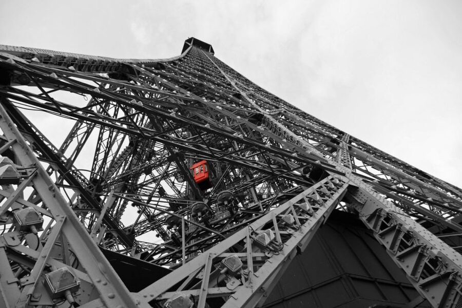 Paris: Access to the Eiffel Tower's 2nd Floor - The guide adds value before the free time