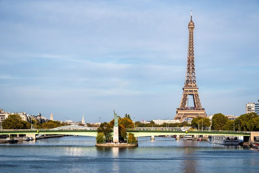Paris: Access to the Eiffel Tower's 2nd Floor - Booking details that can save you trouble