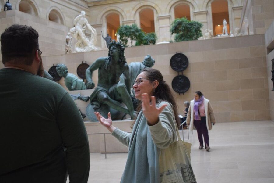 Paris: Best of the Louvre Guided Tour with Pre-booked Ticket - From medieval fortress to royal palace