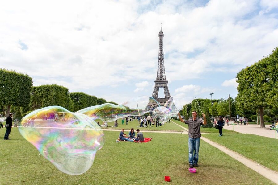 Paris Bike Tour: Eiffel Tower, Place de la Concorde & More - The Eiffel Tower photo stop