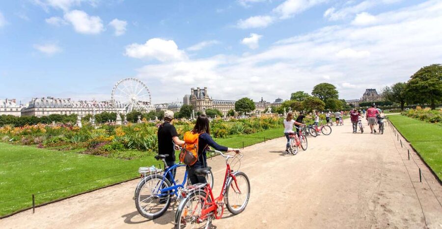 Paris Bike Tour: Eiffel Tower, Place de la Concorde & More - Invalides, Napoleon, and the Dome church