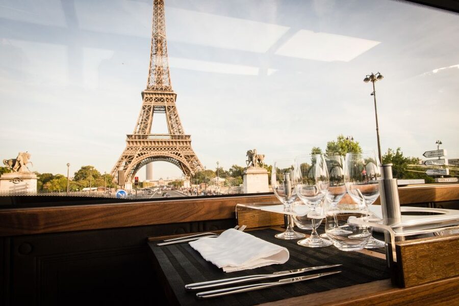 Paris: Bustronome Gourmet Dinner Tour - Dinner begins beside the Arc de Triomphe