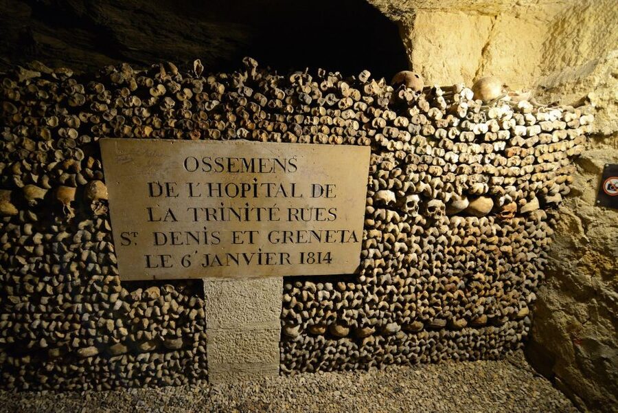 Paris: Catacombs Entry & Seine River Cruise with Audio Guide - Key points to know