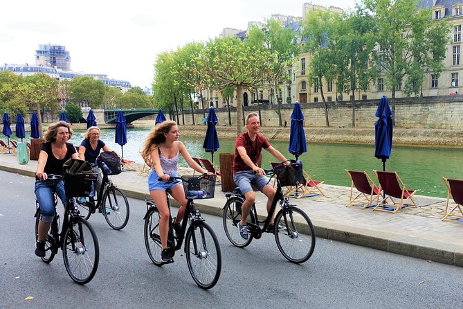 Paris: Charming Nooks and Crannies Bike Tour - Starting at City Hall and crossing to Saint Louis Island
