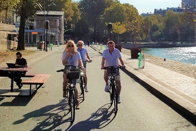 Paris: Charming Nooks and Crannies Bike Tour - Odéon and Luxembourg: power, conflict, and a garden pause