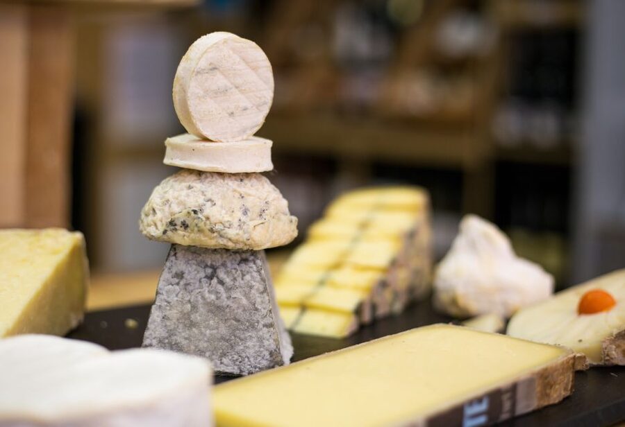 Paris: Cheese and Wine Class in a 17th Century Cellar - Seven cheeses, seven ways to taste France