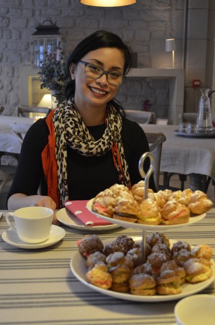 Paris: Choux Pastry and Chocolate Éclair Making Class - The welcome sets an easy pace