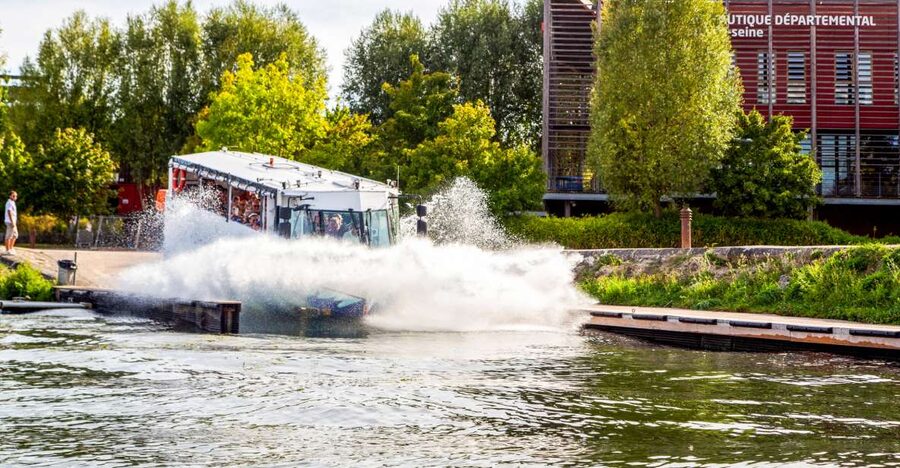 Paris: City and River Seine Tour on an Amphibious Bus - Following the royal route toward the Seine