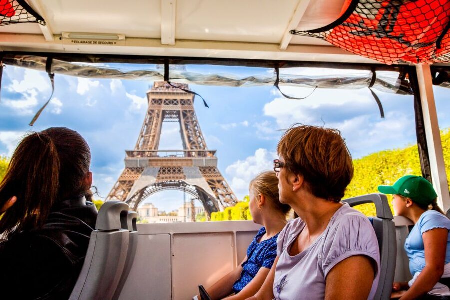 Paris: City and River Seine Tour on an Amphibious Bus - Who gets the most from the $46 price
