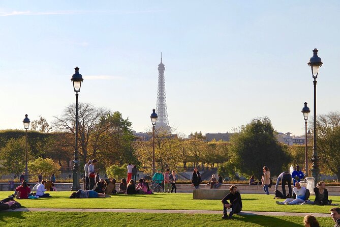 Paris City Center Free Walking Tour (Tip-Based) - Pont Neuf and the stories under the bridge
