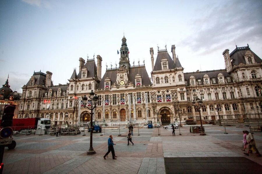 Paris: City Tour by Bus with Eiffel Tower & Optional Summit - Why Paris by night works so well
