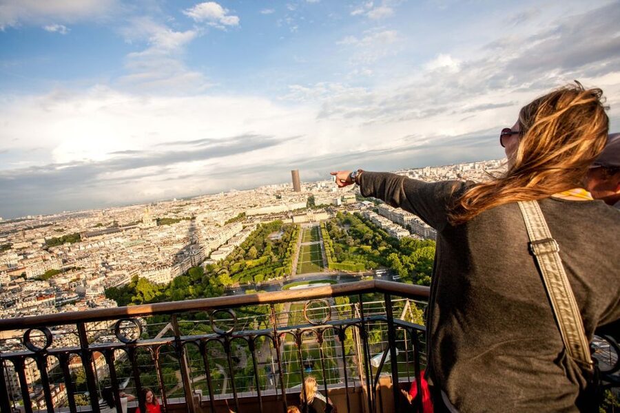 Paris: City Tour by Bus with Eiffel Tower & Optional Summit - Champs-Élysées and the Louvre Palace after sunset