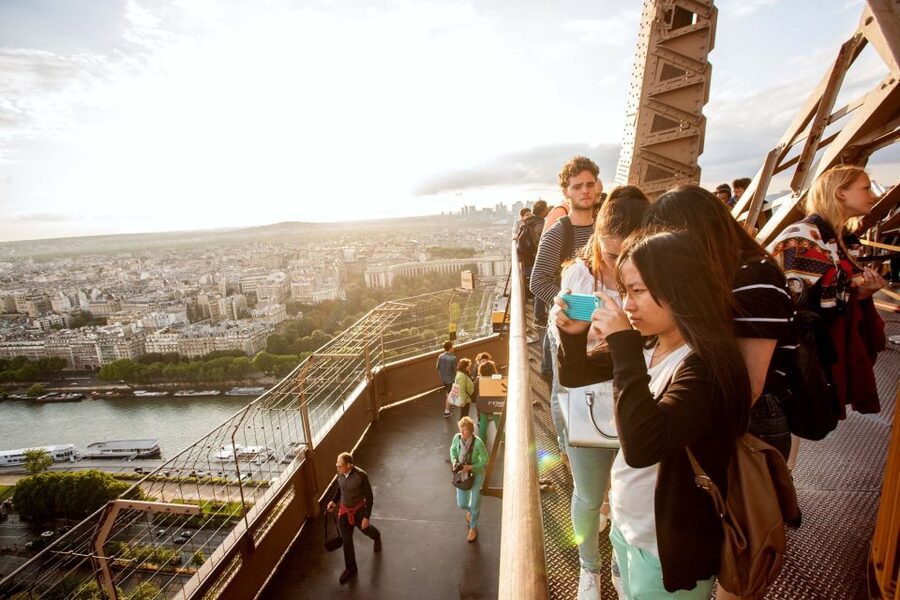 Paris: City Tour by Bus with Eiffel Tower & Optional Summit - Booking and arrival advice