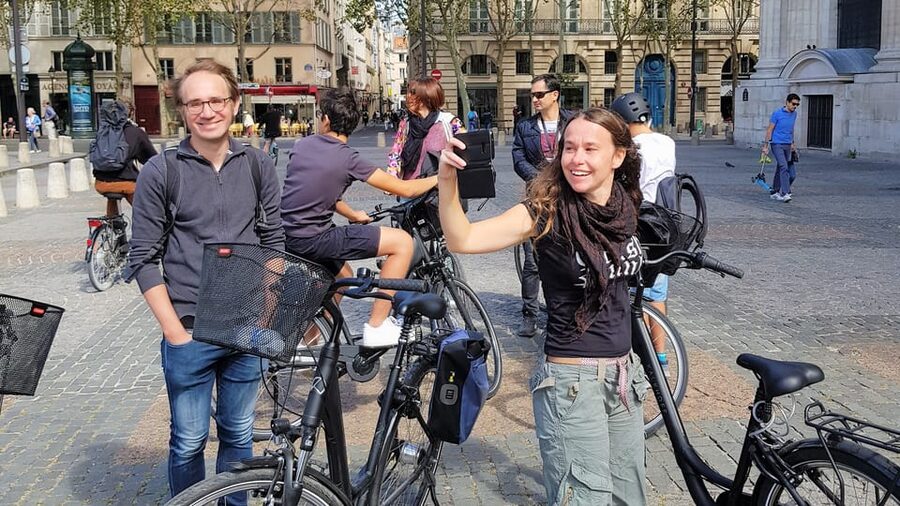 Paris: City Treasures Bike Tour - Starting at City Hall and the medieval islands