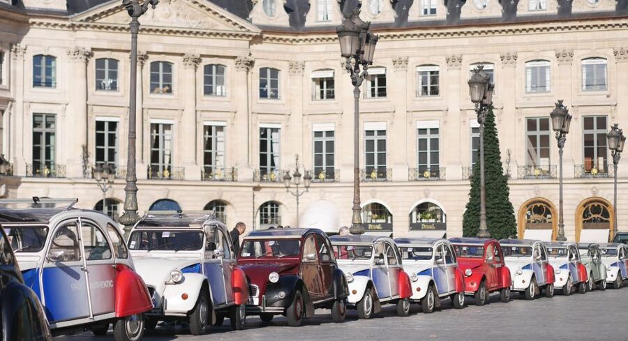 Paris: Classic Sites Tour by Vintage Citroen 2CV - Comfort, accessibility, and timing