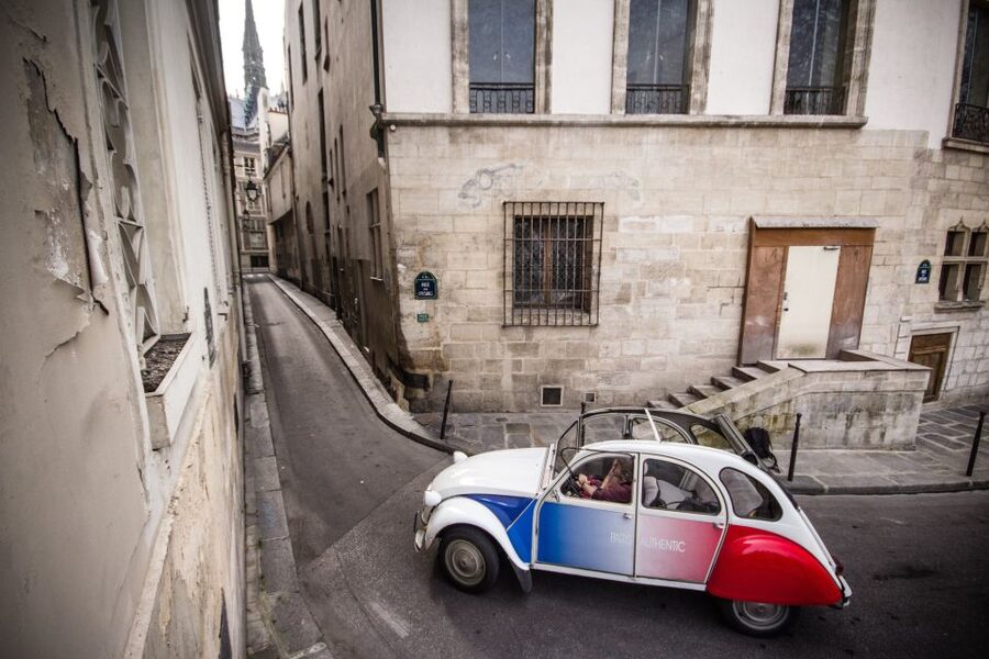 Paris: Classic Sites Tour by Vintage Citroen 2CV - The Eiffel Tower, Trocadéro, and Ecole Militaire