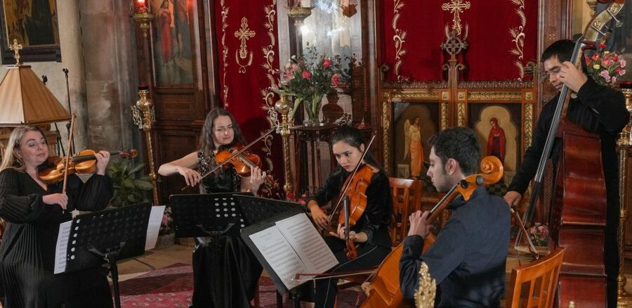 Paris: Classical Music Concert in Saint-Julien-le-Pauvre - The Ensemble Royal and guest soloists