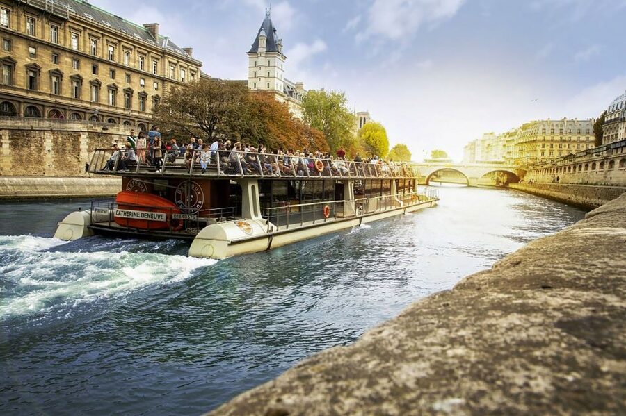 Paris: Day or Sunset Cruise with Drink, Ice Cream or Dessert - Who will enjoy this cruise most?