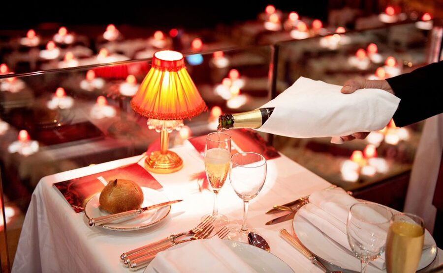 Paris: Dinner Show at the Moulin Rouge - What happens during the four-hour evening