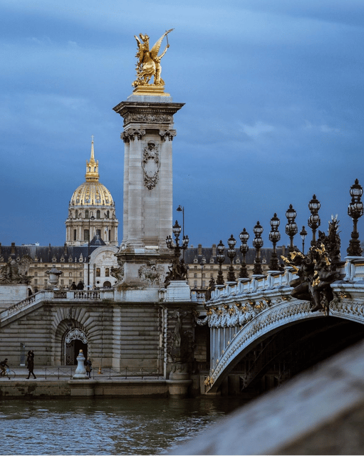Paris: Discover Paris 2CV - Arc de Triomphe and Champs-Élysées