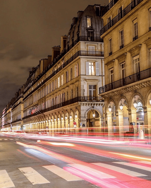 Paris: Discover Paris 2CV - The guides make the difference