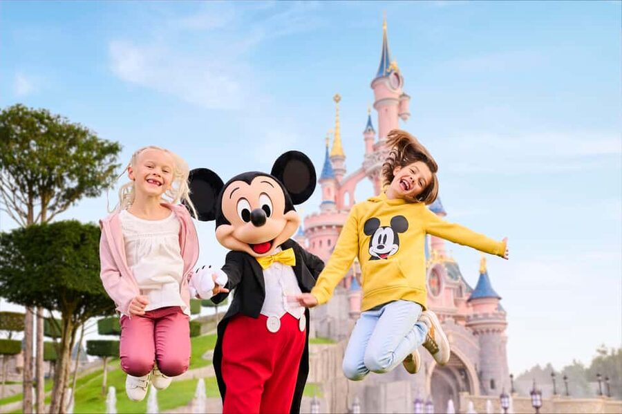 Paris: Disneyland Paris Ticket with Transfer - What your day inside Disneyland Park can include