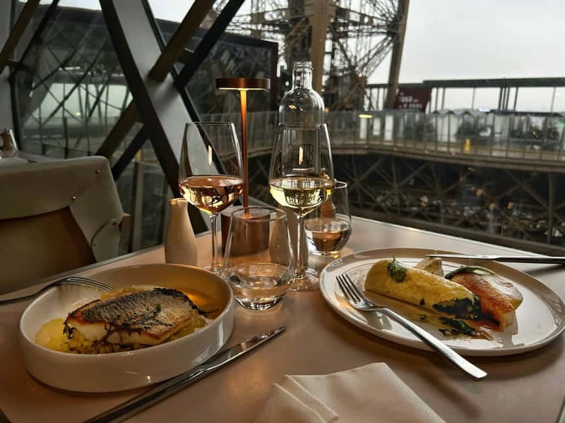 Paris: Early Dinner at Madame Brasserie in the Eiffel Tower - Choosing between the Menu Gustave and Menu Grande Dame